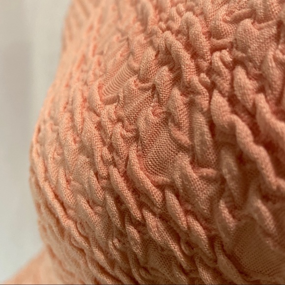 Forever 21 Peplum Textured Zip Back Top - Sz M - Picture 2 of 8